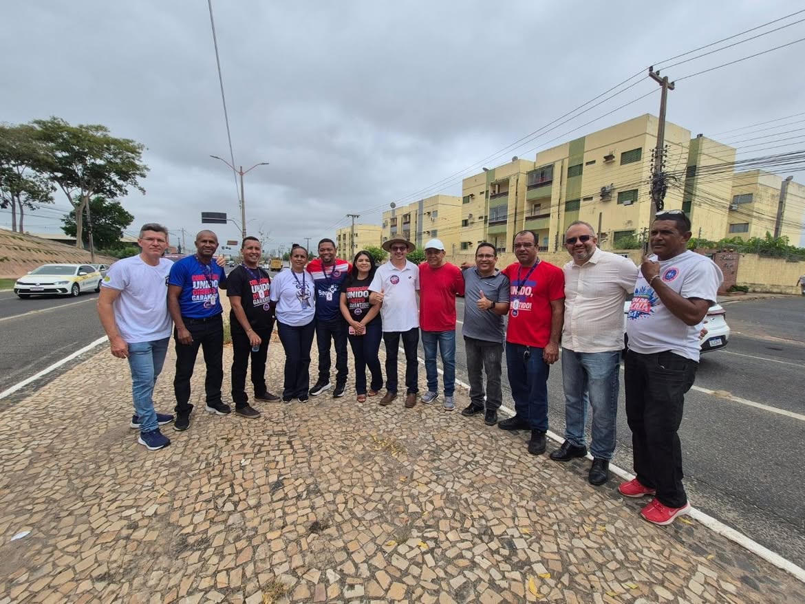 Sindcom Teresina participa de ato pelo fim da escala 6x1